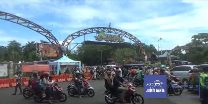 Banyak pengunjung yang tak bisa masuk Ragunan karena tak membeli tiket online (jurnalwarga.id)