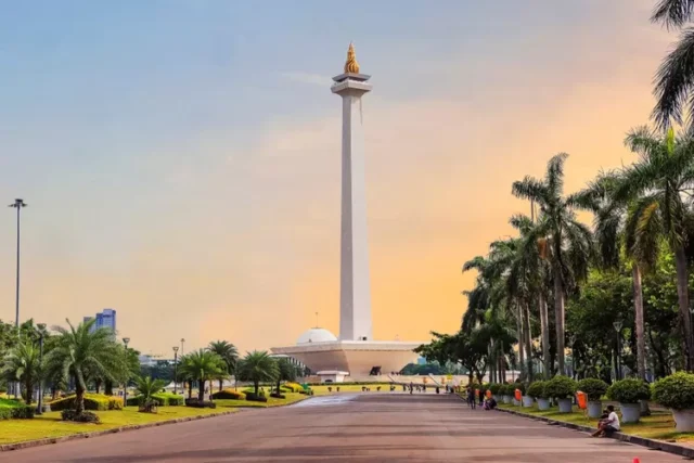 Monas